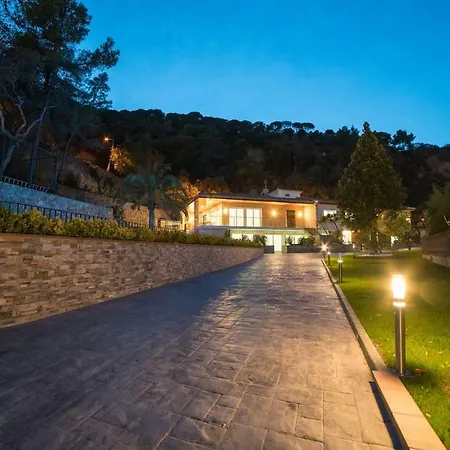 Villa Canyelles Beach Costa Brava-incl. Activities-22pax Lloret de Mar